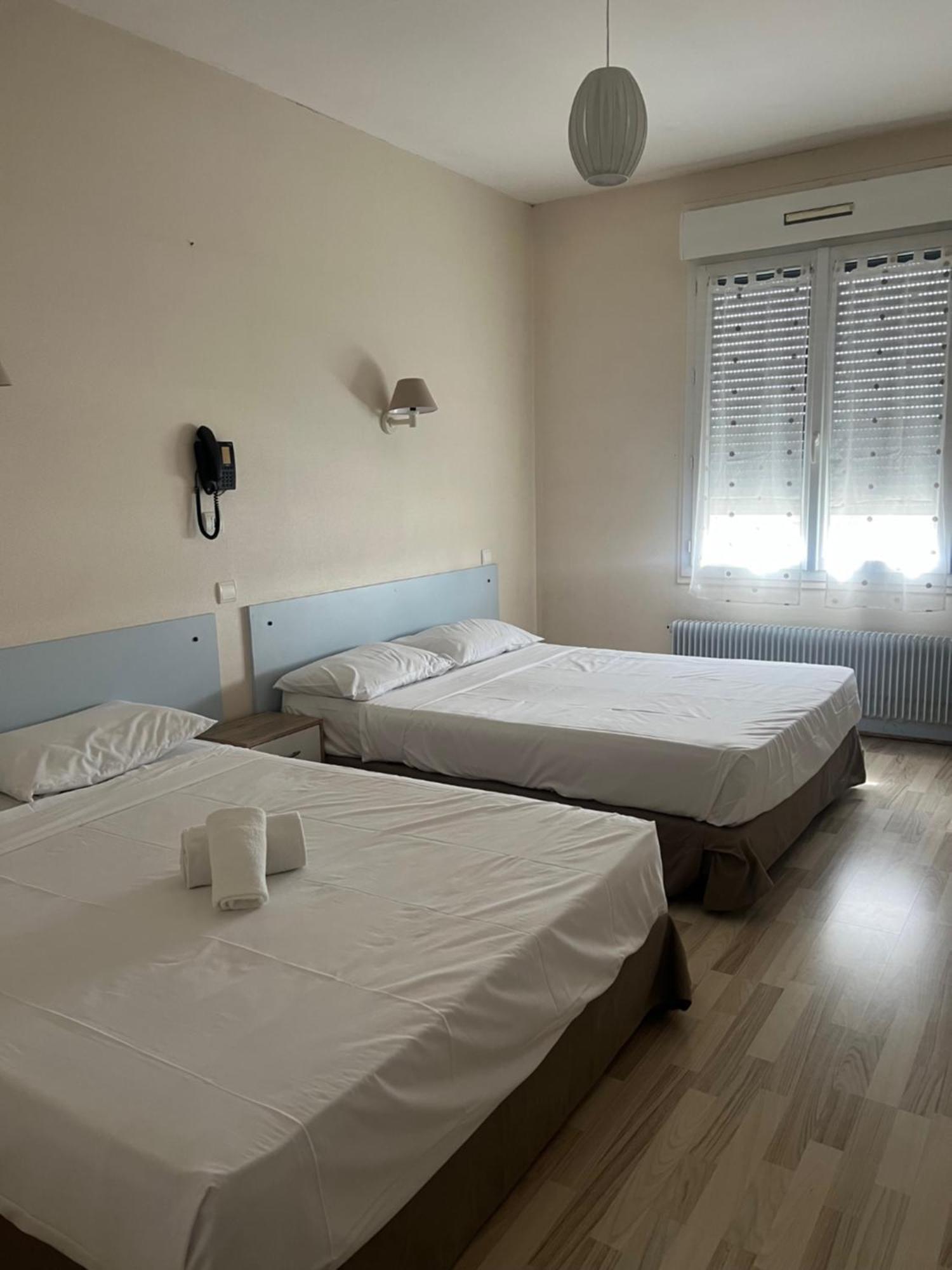Le Relais De La Route Bleue Hotel Saint-Loup  Luaran gambar
