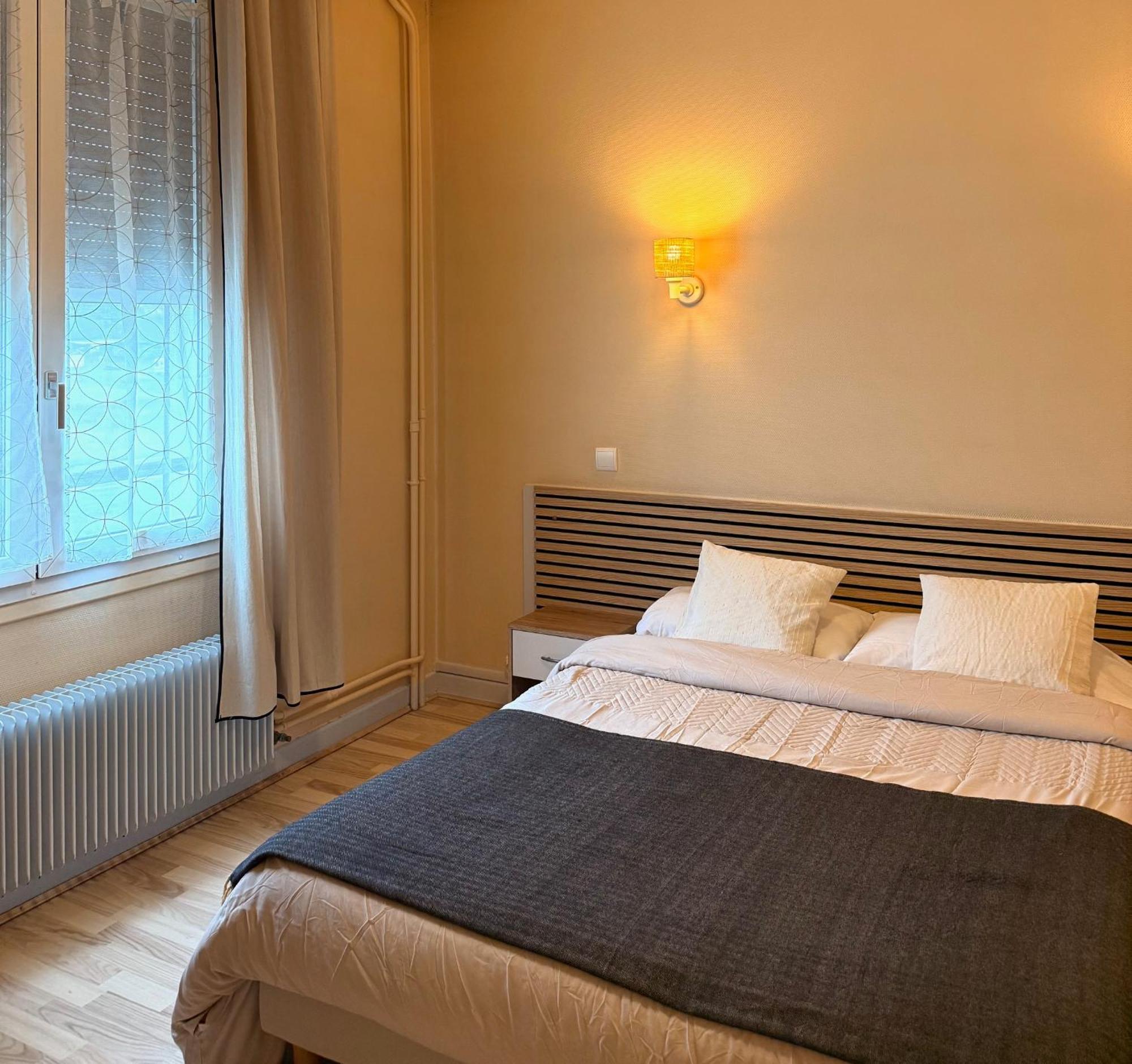 Le Relais De La Route Bleue Hotel Saint-Loup  Luaran gambar