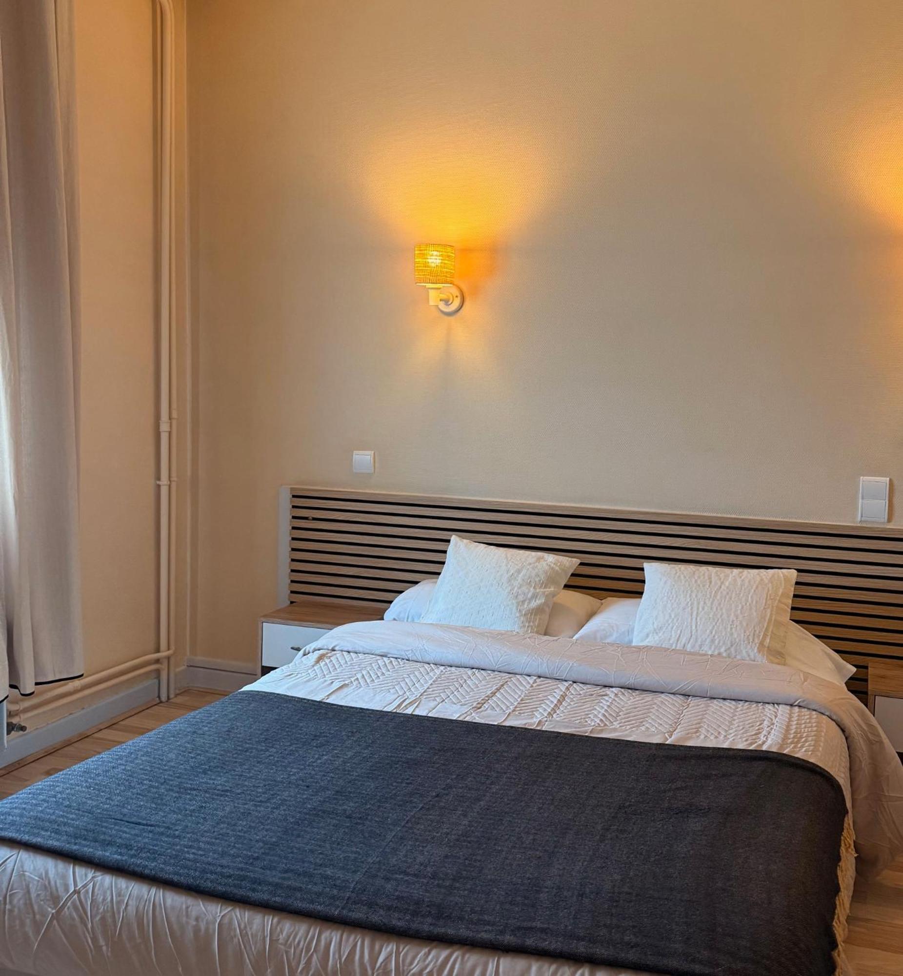 Le Relais De La Route Bleue Hotel Saint-Loup  Luaran gambar