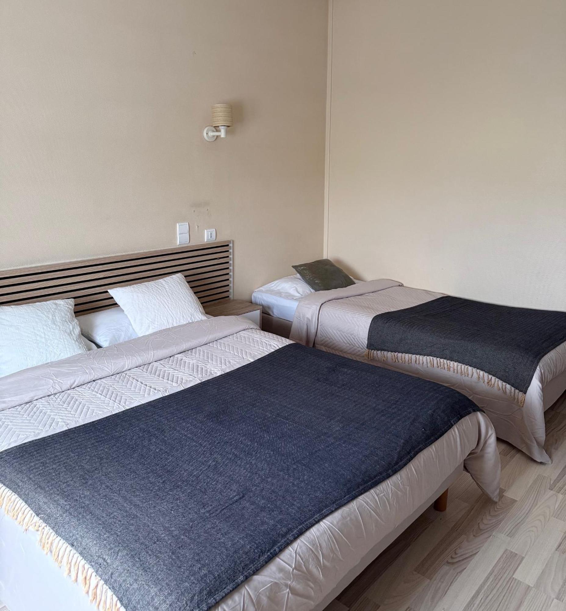 Le Relais De La Route Bleue Hotel Saint-Loup  Luaran gambar
