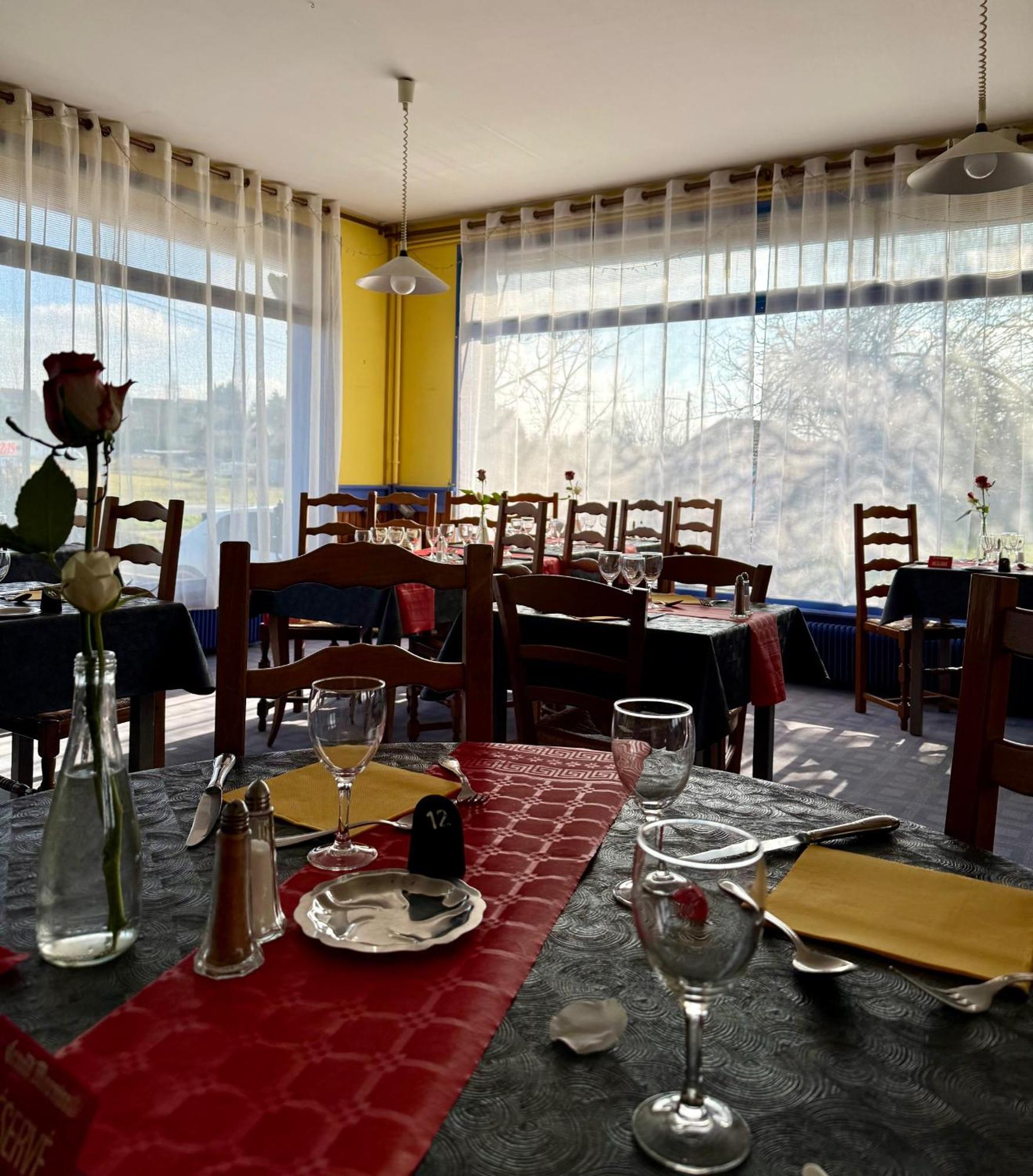Le Relais De La Route Bleue Hotel Saint-Loup  Luaran gambar