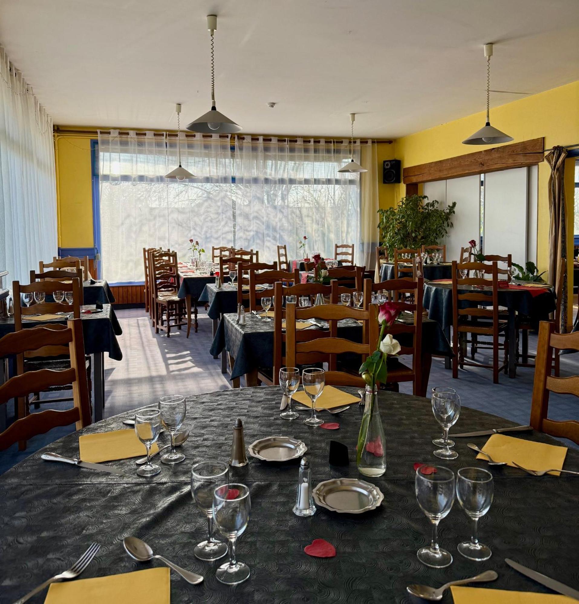Le Relais De La Route Bleue Hotel Saint-Loup  Luaran gambar