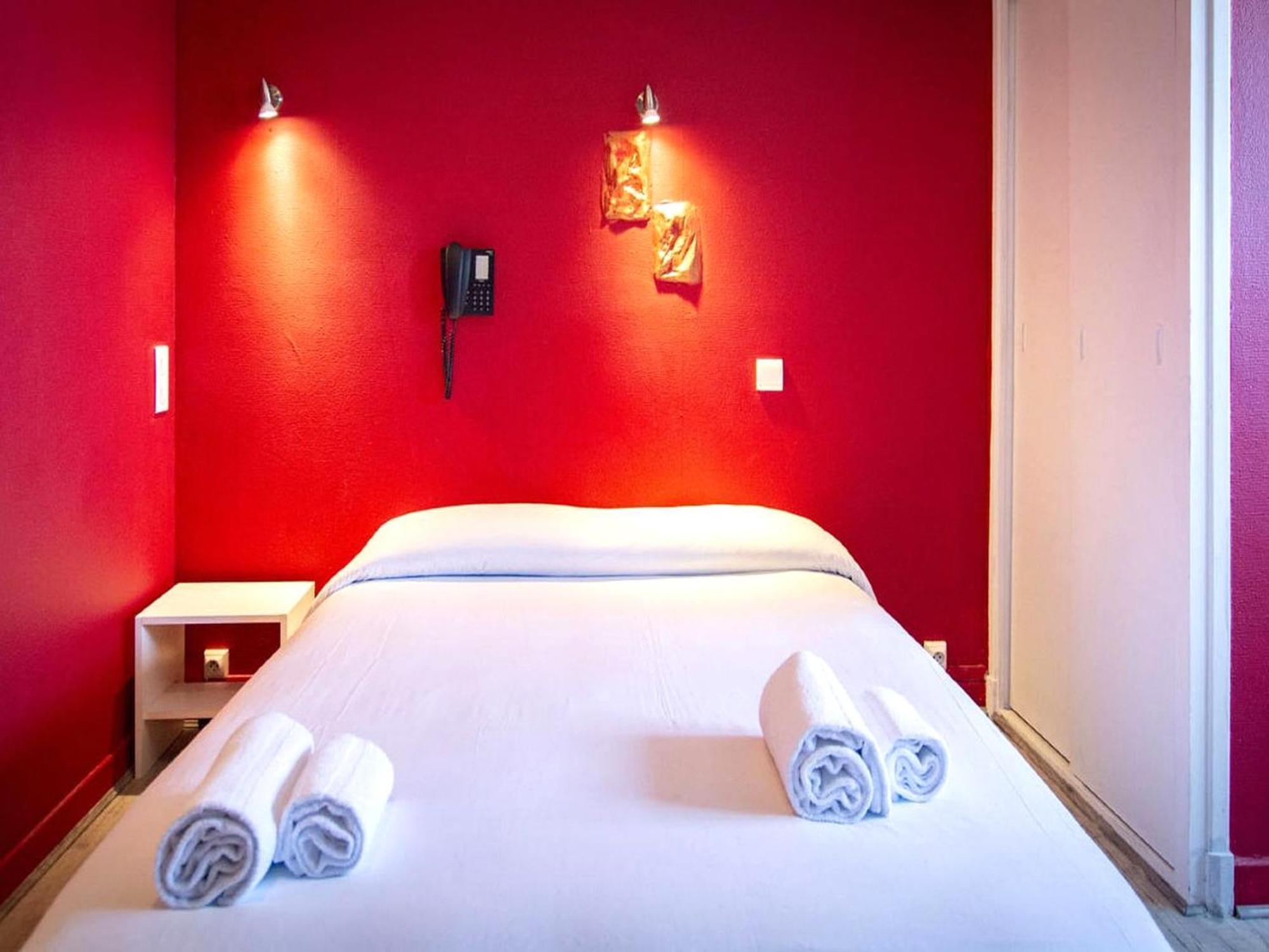 Le Relais De La Route Bleue Hotel Saint-Loup  Luaran gambar